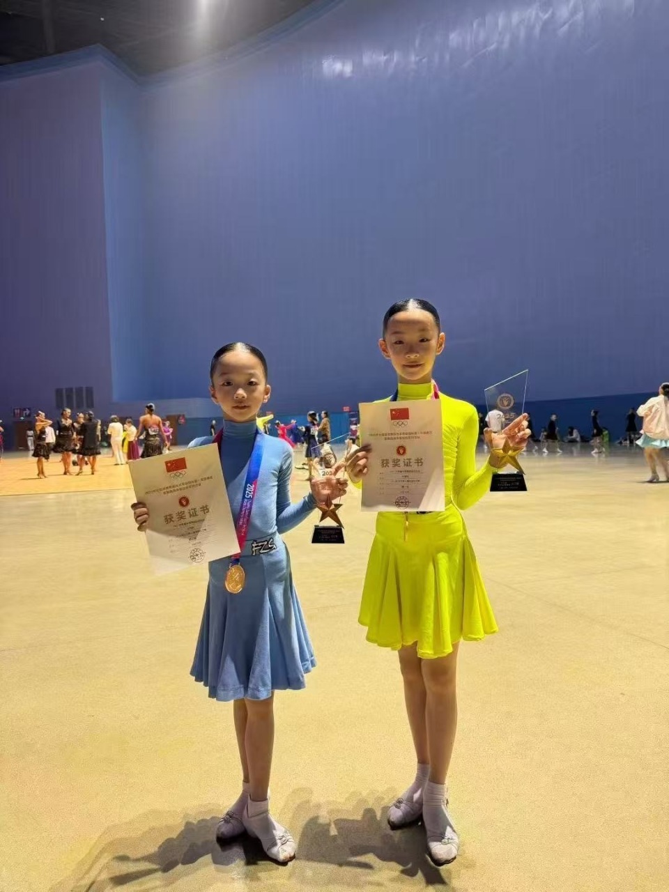 蹈小将表现, 的同时也以 蹈小将表现, 的同时也以